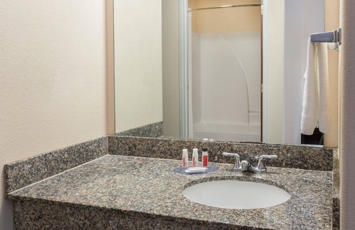Eunice Hotel | Comfortable Stay at Days Inn & Suites by Wyndham Eunice