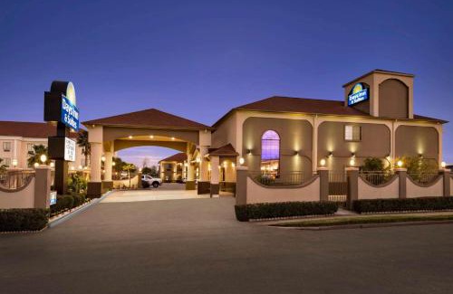 Southeast Houston Hotel | Convenient Days Inn & Suites near Houston Hobby Airport
