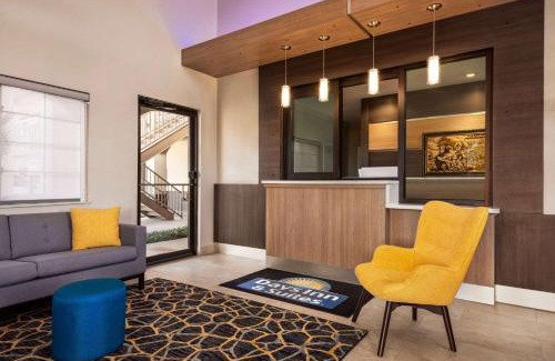 Southeast Houston Hotel | Convenient Days Inn & Suites near Houston Hobby Airport