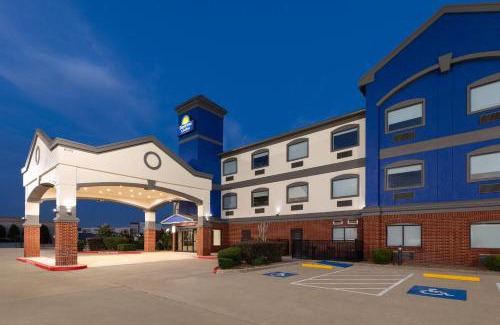 Barker Hotel | Oceanfront Days Inn & Suites: Family-Friendly Retreat