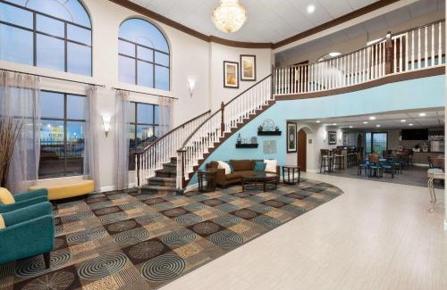 Barker Hotel | Oceanfront Days Inn & Suites: Family-Friendly Retreat