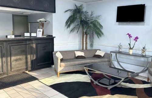 Jennings Hotel | Pet-Friendly Days Inn & Suites in Jennings with Pool Access
