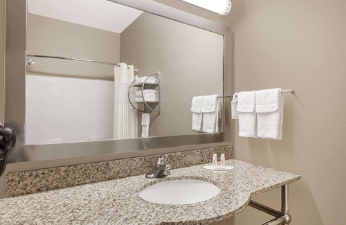 Marquez Hotel | Convenient Stay at Days Inn & Suites by Wyndham Marquez