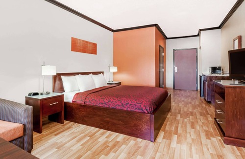 Marquez Hotel | Convenient Stay at Days Inn & Suites by Wyndham Marquez