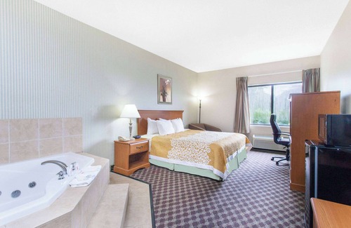 Seaford Hotel | Discover Comfort at Days Inn & Suites by Wyndham Seaford