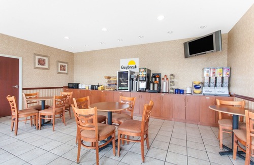 Seaford Hotel | Discover Comfort at Days Inn & Suites by Wyndham Seaford