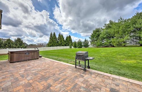 Glenelg House | Dayton House: Relaxing Retreat with Private Hot Tub & Patio