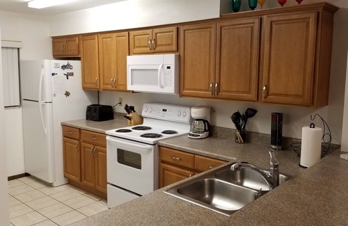 Daytona Beach Condo | Oceanfront Daytona Beach Condo with Pool & Breakfast Included