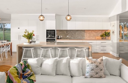 Culburra Beach House | Beachfront Bliss at Dayz Dreamin with Private Pool