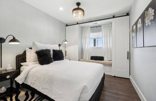 Amity House | Relax and Unwind at Daze Off Amity with Hot Tub Access