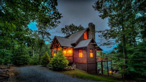 Morganton House | Relax at Daze Off: Pet and Child-Friendly Retreat
