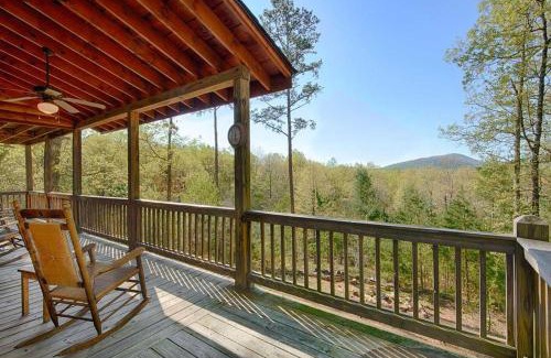 Morganton House | Relax at Daze Off: Pet and Child-Friendly Retreat