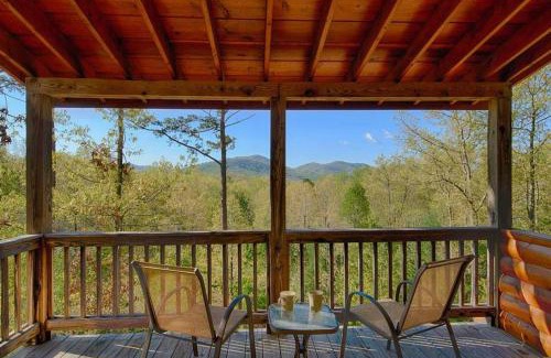 Morganton House | Relax at Daze Off: Pet and Child-Friendly Retreat