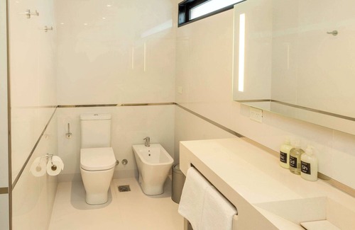 La Plata Hotel | Discover Dazzler by Wyndham La Plata - 4-Star Comfort Awaits