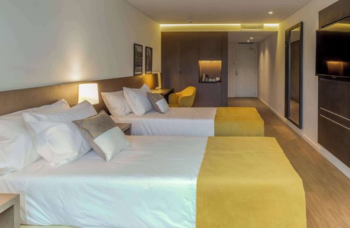 La Plata Hotel | Discover Dazzler by Wyndham La Plata - 4-Star Comfort Awaits