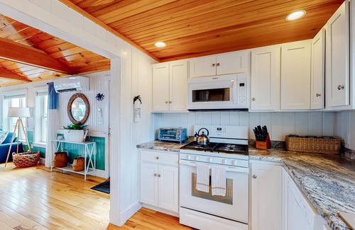 Tenants Harbor House | Oceanfront Retreat: 9.8 Rated Getaway with Deck & Spa