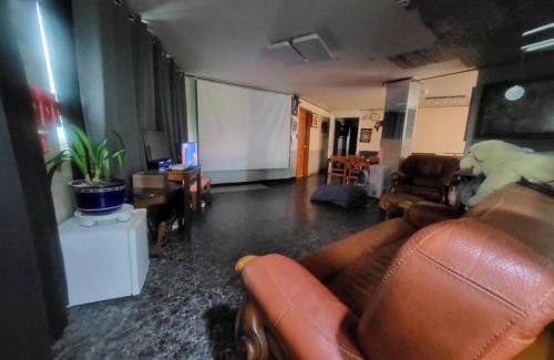 Daejo-dong Apartment | DB House: 4-Star Retreat with Hot Tub & Family-Focused Amenities