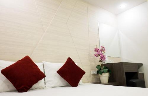 Wang Thonglang Hotel | DB PLUS 6: Family-Friendly Stay with Accessibility Features