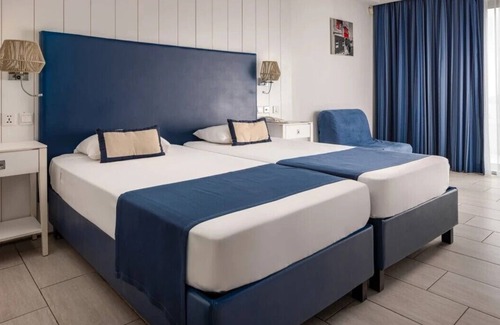 Għadira Resort | Relax at db Seabank Resort and Spa with Ocean Views