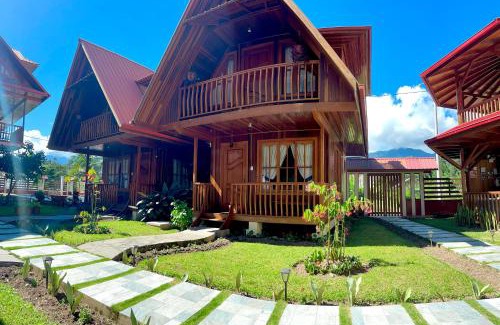 Oxapampa Cabin | Cozy DCampos Lodge with Pool and Restaurant Amenities