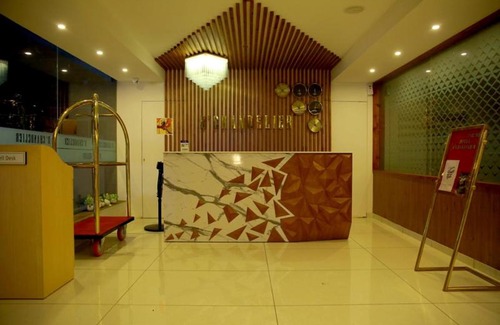 Ernakulam South Hotel | Chandelier Hotel: Family-Friendly Stay with Breakfast Included