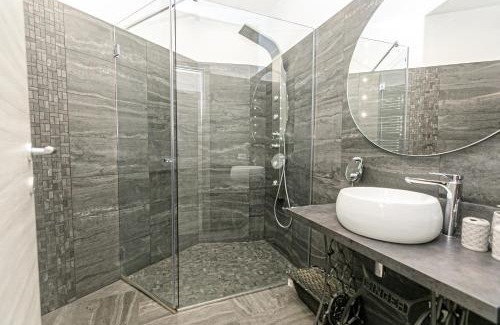 Maddalena Apartment | DClass apartments Genova Acquario Chocolate