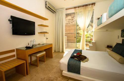 Las Pocitas Hotel | Experience Serenity at Dco Suites Lounge & Spa - 9.6/10