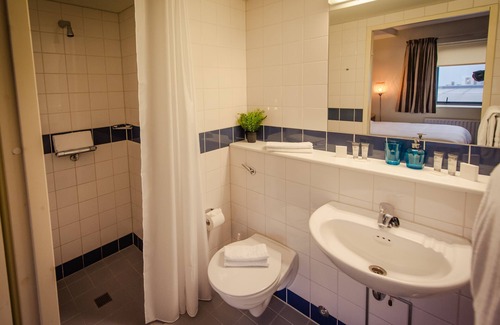 Glasnevin Hotel | Comfortable DCU Rooms with Pool and Family-Friendly Amenities