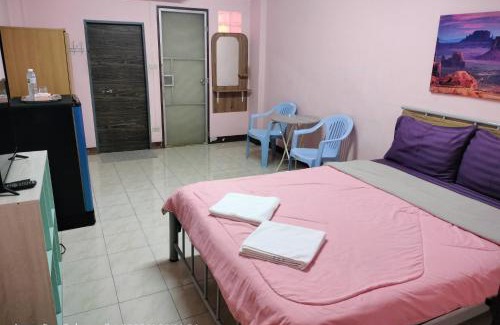 Rangsit House | Budget-Friendly DD Mansion: Pet Friendly & Family Amenities