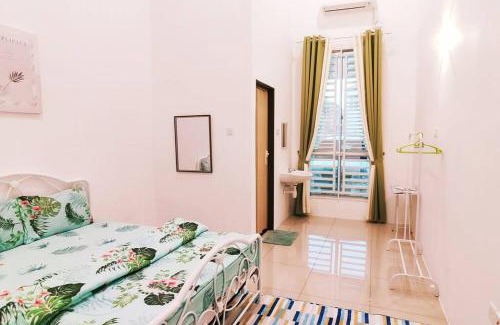 Hutan Kampung House | Top-Rated D'Diana Homestay HSB with Wifi and Air Conditioning