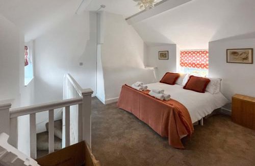Rhyl House | Ddwylig Bach - Uk48623