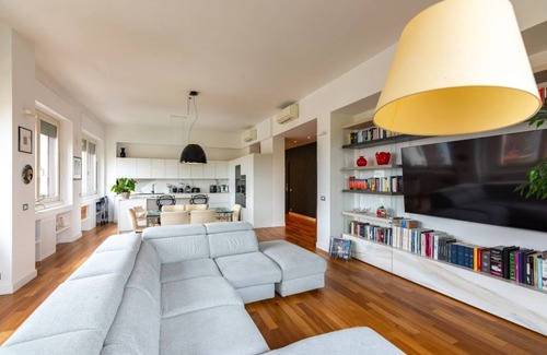 Centro Storico Apartment | De Amicis- Beautiful apartment for 7 in the center of Milan