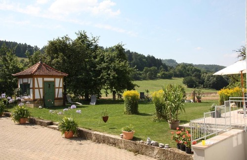 Staffelstein Apartment | Inviting Holiday Home with Free WiFi and Terrace Access