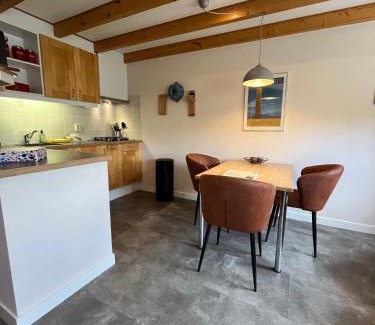 Baaiduinen House | De Bakkerij: Ocean View Retreat with Family-Friendly Amenities
