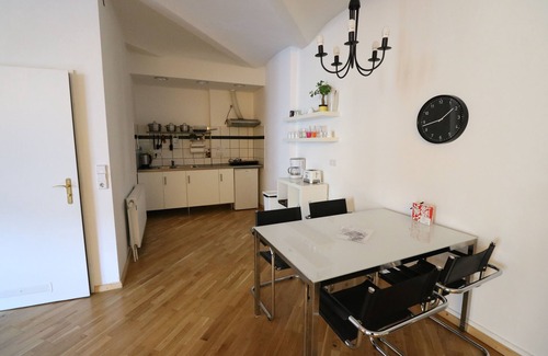 Friedrichshain-Kreuzberg Apartment | Stylish Kreuzberg Apartment with WiFi and Breakfast Options