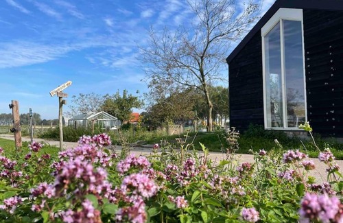 Hem House | Delightful De Boterhal: Family-Friendly Nature Retreat