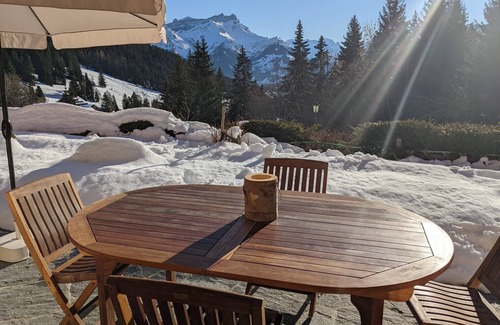 Villars-sur-Ollon Apartment | De Charme Appartement with Gorgeous Terrace & Ocean Views