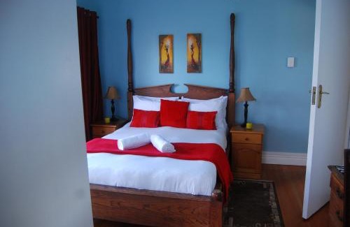 Durban North House | Discover De Charmoy Riverside: Pet-Friendly Retreat