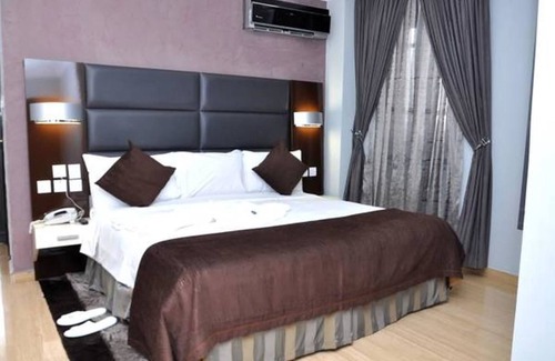 Port Harcourt Hotel | Experience De Edge Hotel: Family-Friendly Relaxation Awaits
