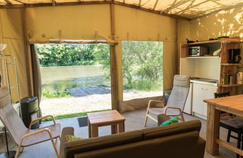 Lutjebroek Other | Family-Friendly De Groote Wijzend with Hot Tub & Kitchen
