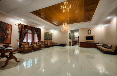 North Cirebon House | Discover De Hanami Homestay Setrayasa: Pet-Friendly Retreat