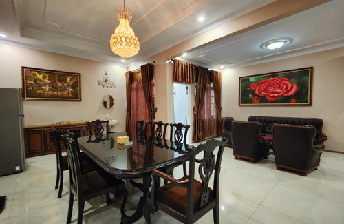 North Cirebon House | Discover De Hanami Homestay Setrayasa: Pet-Friendly Retreat