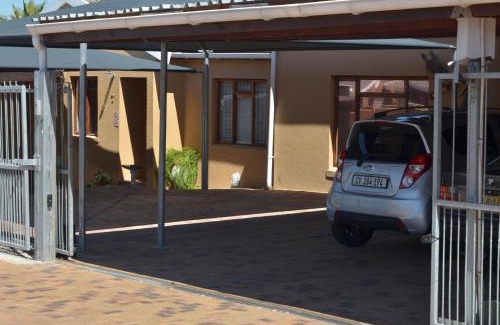 Trawal Bed & Breakfast | Relaxing Stay at De Helling Self Catering with Pool & Kids