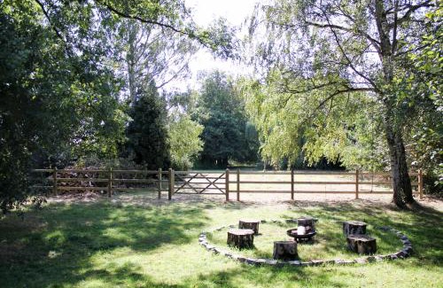 Halen House | Pet-Friendly Getaway at De Hoog Weyen with Family Amenities