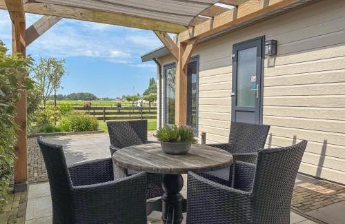 Heiloo Ski Chalet | Experience De Huismus: Family-Friendly 4-Star Retreat