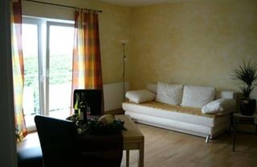 Ilbesheim Bed & Breakfast | Cozy 2-Bed Apartment at Weingut-Gästehaus Hans Dieter Bosch