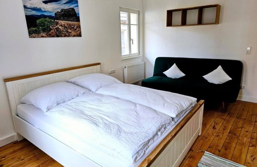 Ilbesheim Bed & Breakfast | Relaxing Ocean View Retreat at Weingut Gästehaus Hechtmann