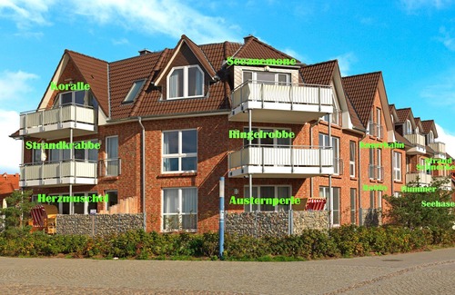 Insel Poel Apartment | Beach Crab Apartment: Harbor View with Pool & Spa Access