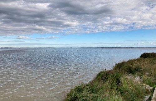 Barhoft House | Family-Friendly Retreat at Ferienhaus am Hafen