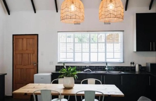 Potchefstroom Apartment | Discover de Kleijne Kaap: Family-Friendly with Kitchenette